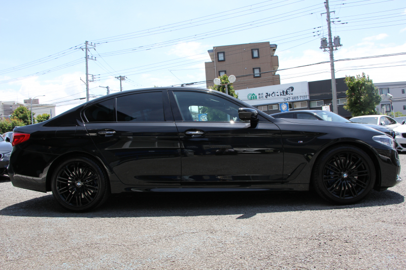 BMW 5シリーズ 530i Mｽﾎﾟｰﾂ 左ﾊﾝﾄﾞﾙ 1ｵｰﾅ ｻﾝﾙｰﾌ ｺﾝﾌｫｰﾄP ﾏｯｻｰｼﾞ&ﾍﾞﾝﾁﾚｰｼｮﾝ 全席ﾋｰﾀｰ黒革 ｺﾝﾌｫｰﾄｼｰﾄ ｿﾌﾄｸﾛｰｽﾞﾄﾞｱ HUD ｼﾞｪｽﾁｬｰC 追従ACC 360度ｶﾒﾗ ﾀｯﾁ画面HDDﾅﾋﾞLEDﾍｯﾄﾞﾗｲﾄ ｵｰﾄﾊｲﾋﾞｰﾑ 電動ﾄﾗﾝｸ 2年保証