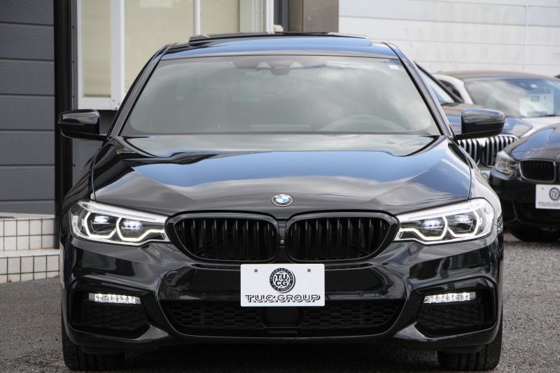 BMW 5シリーズ 530i Mｽﾎﾟｰﾂ 左ﾊﾝﾄﾞﾙ 1ｵｰﾅ ｻﾝﾙｰﾌ ｺﾝﾌｫｰﾄP ﾏｯｻｰｼﾞ&ﾍﾞﾝﾁﾚｰｼｮﾝ 全席ﾋｰﾀｰ黒革 ｺﾝﾌｫｰﾄｼｰﾄ ｿﾌﾄｸﾛｰｽﾞﾄﾞｱ HUD ｼﾞｪｽﾁｬｰC 追従ACC 360度ｶﾒﾗ ﾀｯﾁ画面HDDﾅﾋﾞLEDﾍｯﾄﾞﾗｲﾄ ｵｰﾄﾊｲﾋﾞｰﾑ 電動ﾄﾗﾝｸ 2年保証