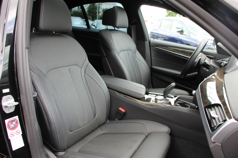 BMW 5シリーズ 530i Mｽﾎﾟｰﾂ 左ﾊﾝﾄﾞﾙ 1ｵｰﾅ ｻﾝﾙｰﾌ ｺﾝﾌｫｰﾄP ﾏｯｻｰｼﾞ&ﾍﾞﾝﾁﾚｰｼｮﾝ 全席ﾋｰﾀｰ黒革 ｺﾝﾌｫｰﾄｼｰﾄ ｿﾌﾄｸﾛｰｽﾞﾄﾞｱ HUD ｼﾞｪｽﾁｬｰC 追従ACC 360度ｶﾒﾗ ﾀｯﾁ画面HDDﾅﾋﾞLEDﾍｯﾄﾞﾗｲﾄ ｵｰﾄﾊｲﾋﾞｰﾑ 電動ﾄﾗﾝｸ 2年保証