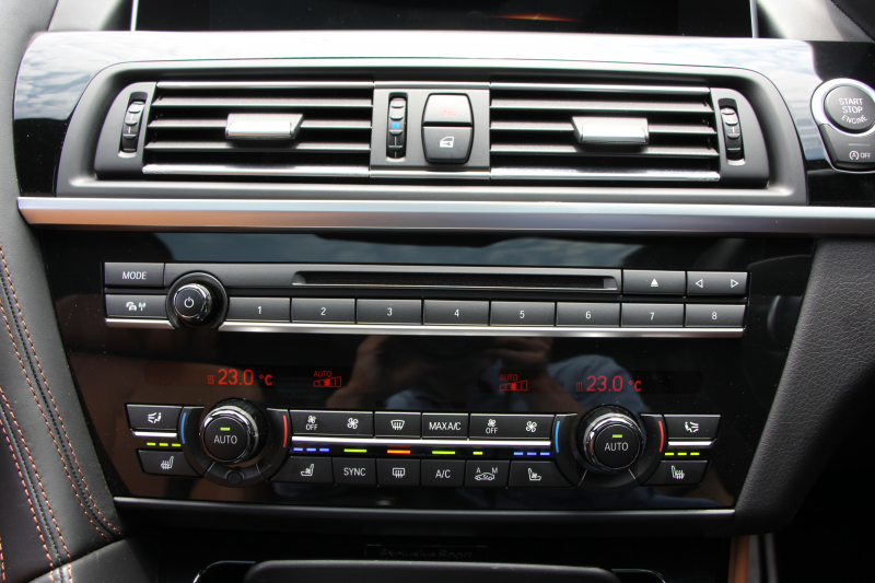 BMW 6シリーズ 640i ｸﾞﾗﾝｸｰﾍﾟｾﾚﾌﾞﾚｰｼｮﾝｴﾃﾞｨｼｮﾝ ｴｸｽｸﾙｰｼﾌﾞｽﾎﾟｰﾂ 後期 ﾌｪｲｽﾘﾌﾄ後 33台限定車 ｻﾝﾙｰﾌ MPerformance20AW ｺﾆｬｯｸ&ﾌﾞﾗｯｸｺﾝﾋﾞﾅｯﾊﾟﾚｻﾞｰ ｱﾙｶﾝﾀｰﾗﾙｰﾌ 追従ACC LEDﾍｯﾄﾞﾗｲﾄ HDDﾅﾋﾞTV ﾊｰﾏﾝK Pｱｼｽﾄ TOPﾋﾞｭｰｶﾒﾗ 2年保証