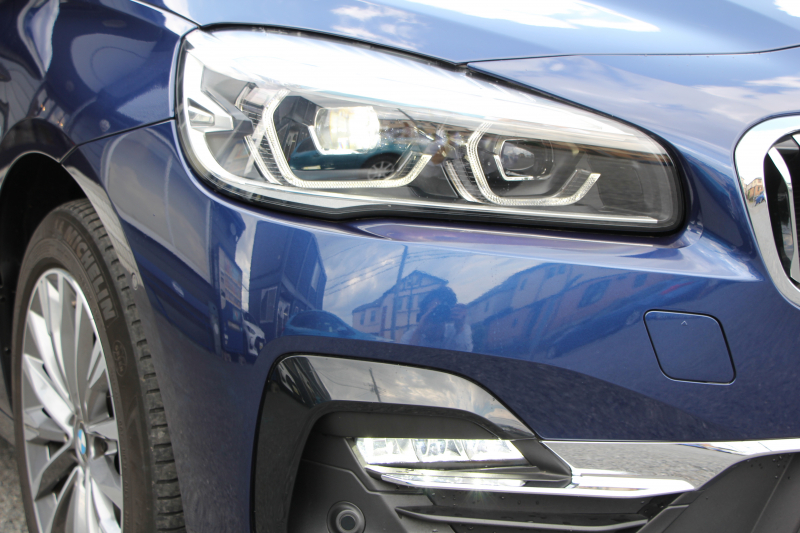 BMW 2シリーズ 218d ｸﾞﾗﾝﾂｱﾗｰ ﾗｸﾞｼﾞｭｱﾘｰ 後期 ﾌｪｲｽﾘﾌﾄ後 3列7人乗り ADｱｸﾃｨﾌﾞｾｰﾌﾃｨ&ｺﾝﾌｫｰﾄP 追従ACC HUD 受注生産OPｵｲｽﾀｰﾚｻﾞｰ 電動ﾄﾗﾝｸ LEDﾍｯﾄﾞﾗｲﾄ ﾒﾓﾘｰ付電動ｼｰﾄ ﾀｯﾁ画面HDDﾅﾋﾞﾊﾟｰｷﾝｸﾞｱｼｽﾄ 2年保証