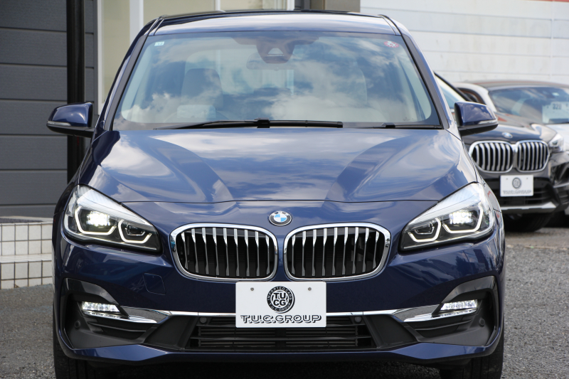BMW 2シリーズ 218d ｸﾞﾗﾝﾂｱﾗｰ ﾗｸﾞｼﾞｭｱﾘｰ 後期 ﾌｪｲｽﾘﾌﾄ後 3列7人乗り ADｱｸﾃｨﾌﾞｾｰﾌﾃｨ&ｺﾝﾌｫｰﾄP 追従ACC HUD 受注生産OPｵｲｽﾀｰﾚｻﾞｰ 電動ﾄﾗﾝｸ LEDﾍｯﾄﾞﾗｲﾄ ﾒﾓﾘｰ付電動ｼｰﾄ ﾀｯﾁ画面HDDﾅﾋﾞﾊﾟｰｷﾝｸﾞｱｼｽﾄ 2年保証