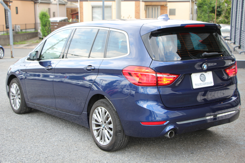 BMW 2シリーズ 218d ｸﾞﾗﾝﾂｱﾗｰ ﾗｸﾞｼﾞｭｱﾘｰ 後期 ﾌｪｲｽﾘﾌﾄ後 3列7人乗り ADｱｸﾃｨﾌﾞｾｰﾌﾃｨ&ｺﾝﾌｫｰﾄP 追従ACC HUD 受注生産OPｵｲｽﾀｰﾚｻﾞｰ 電動ﾄﾗﾝｸ LEDﾍｯﾄﾞﾗｲﾄ ﾒﾓﾘｰ付電動ｼｰﾄ ﾀｯﾁ画面HDDﾅﾋﾞﾊﾟｰｷﾝｸﾞｱｼｽﾄ 2年保証