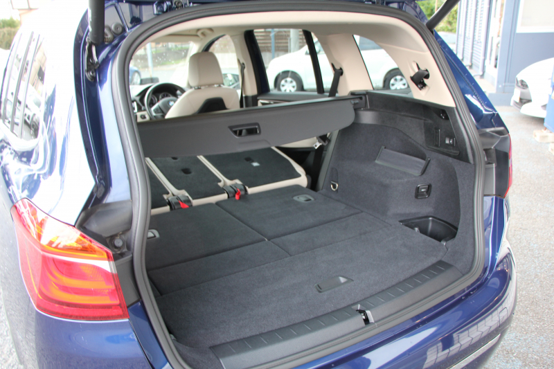 BMW 2シリーズ 218d ｸﾞﾗﾝﾂｱﾗｰ ﾗｸﾞｼﾞｭｱﾘｰ 後期 ﾌｪｲｽﾘﾌﾄ後 3列7人乗り ADｱｸﾃｨﾌﾞｾｰﾌﾃｨ&ｺﾝﾌｫｰﾄP 追従ACC HUD 受注生産OPｵｲｽﾀｰﾚｻﾞｰ 電動ﾄﾗﾝｸ LEDﾍｯﾄﾞﾗｲﾄ ﾒﾓﾘｰ付電動ｼｰﾄ ﾀｯﾁ画面HDDﾅﾋﾞﾊﾟｰｷﾝｸﾞｱｼｽﾄ 2年保証