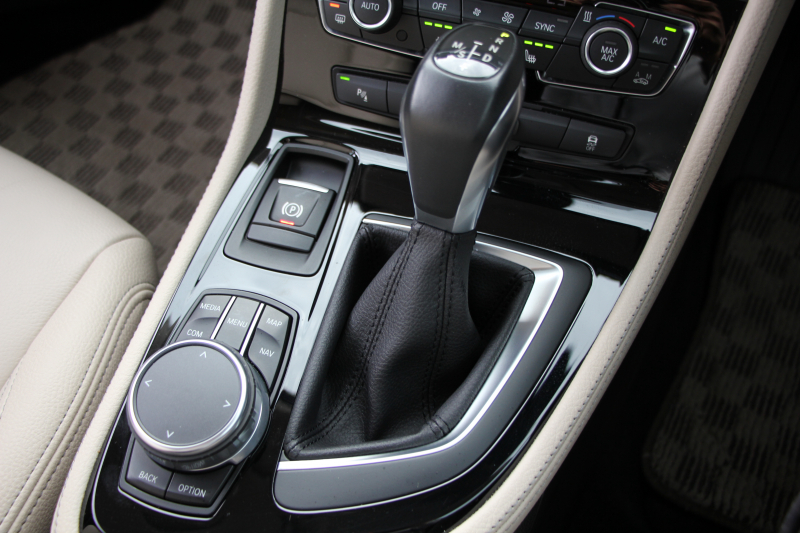 BMW 2シリーズ 218d ｸﾞﾗﾝﾂｱﾗｰ ﾗｸﾞｼﾞｭｱﾘｰ 後期 ﾌｪｲｽﾘﾌﾄ後 3列7人乗り ADｱｸﾃｨﾌﾞｾｰﾌﾃｨ&ｺﾝﾌｫｰﾄP 追従ACC HUD 受注生産OPｵｲｽﾀｰﾚｻﾞｰ 電動ﾄﾗﾝｸ LEDﾍｯﾄﾞﾗｲﾄ ﾒﾓﾘｰ付電動ｼｰﾄ ﾀｯﾁ画面HDDﾅﾋﾞﾊﾟｰｷﾝｸﾞｱｼｽﾄ 2年保証