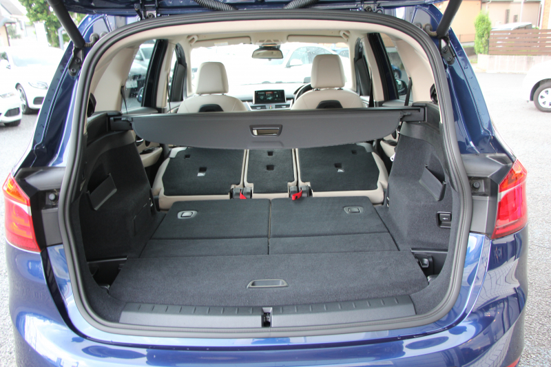 BMW 2シリーズ 218d ｸﾞﾗﾝﾂｱﾗｰ ﾗｸﾞｼﾞｭｱﾘｰ 後期 ﾌｪｲｽﾘﾌﾄ後 3列7人乗り ADｱｸﾃｨﾌﾞｾｰﾌﾃｨ&ｺﾝﾌｫｰﾄP 追従ACC HUD 受注生産OPｵｲｽﾀｰﾚｻﾞｰ 電動ﾄﾗﾝｸ LEDﾍｯﾄﾞﾗｲﾄ ﾒﾓﾘｰ付電動ｼｰﾄ ﾀｯﾁ画面HDDﾅﾋﾞﾊﾟｰｷﾝｸﾞｱｼｽﾄ 2年保証