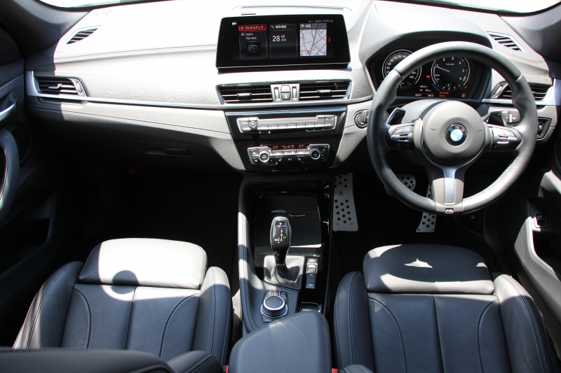 BMW X1 Xdrive18d Mｽﾎﾟｰﾂ ﾊｲﾗｲﾝ ｺﾝﾌｫｰﾄP 後期 ﾌｪｲｽﾘﾌﾄ後 ﾋｰﾀｰ黒革 電動ｼｰﾄ LEDﾍｯﾄﾞﾗｲﾄ 追従ACC 変更後ﾀｯﾁﾊﾟﾈﾙ対応HDDﾅﾋﾞ新ﾒｰﾀｰ Bluetooth接続 Pｱｼｽﾄ Bｶﾒﾗ 電動ﾄﾗﾝｸ 衝突軽減ﾌﾞﾚｰｷ 車線逸脱警告 歩行者警告 2年保証