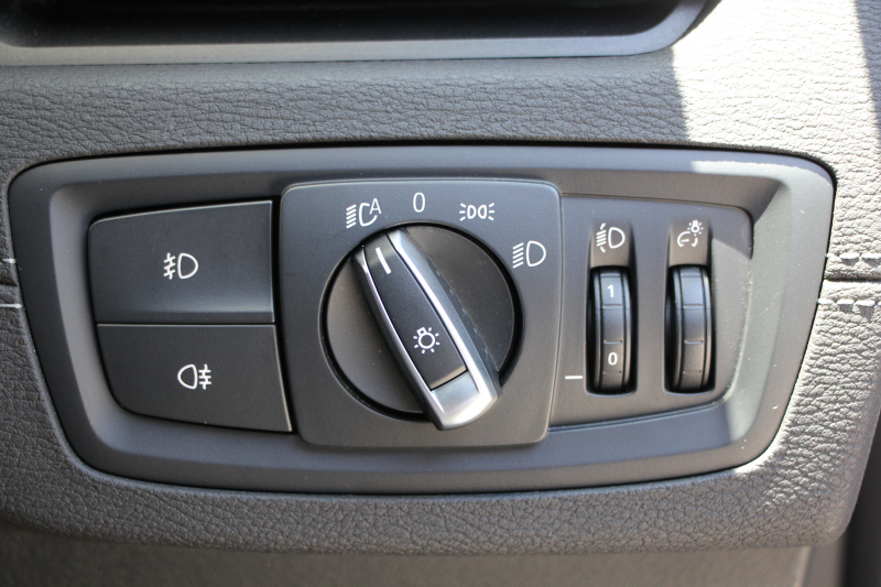 BMW X1 Xdrive18d Mｽﾎﾟｰﾂ ﾊｲﾗｲﾝ ｺﾝﾌｫｰﾄP 後期 ﾌｪｲｽﾘﾌﾄ後 ﾋｰﾀｰ黒革 電動ｼｰﾄ LEDﾍｯﾄﾞﾗｲﾄ 追従ACC 変更後ﾀｯﾁﾊﾟﾈﾙ対応HDDﾅﾋﾞ新ﾒｰﾀｰ Bluetooth接続 Pｱｼｽﾄ Bｶﾒﾗ 電動ﾄﾗﾝｸ 衝突軽減ﾌﾞﾚｰｷ 車線逸脱警告 歩行者警告 2年保証