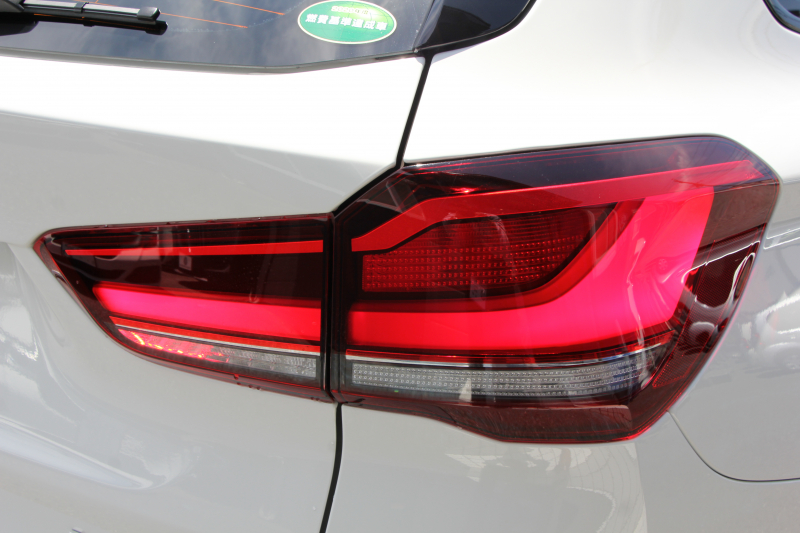 BMW X1 Xdrive18d Mｽﾎﾟｰﾂ ﾊｲﾗｲﾝ ｺﾝﾌｫｰﾄP 後期 ﾌｪｲｽﾘﾌﾄ後 ﾋｰﾀｰ黒革 電動ｼｰﾄ LEDﾍｯﾄﾞﾗｲﾄ 追従ACC 変更後ﾀｯﾁﾊﾟﾈﾙ対応HDDﾅﾋﾞ新ﾒｰﾀｰ Bluetooth接続 Pｱｼｽﾄ Bｶﾒﾗ 電動ﾄﾗﾝｸ 衝突軽減ﾌﾞﾚｰｷ 車線逸脱警告 歩行者警告 2年保証