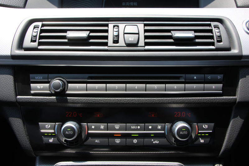 BMW 5シリーズ 535i Mｽﾎﾟｰﾂ 直6ﾀｰﾎﾞN55B30Aｴﾝｼﾞﾝ 306馬力 下取車 禁煙車 ﾋｰﾀｰ黒革 ｵﾌﾟｼｮﾝ19AW iﾄﾞﾗｲﾌﾞHDDﾅﾋﾞBluetoothｵｰﾃﾞｨｵ ﾌﾙｾｸﾞTV Bｶﾒﾗ ﾊﾟﾄﾞﾙｼﾌﾄ 専用ｴｱﾛ 8速AT ｸﾙｺﾝ LEDﾘﾝｸﾞｷｾﾉﾝ ﾐﾗｰETC ｺﾝﾌｫｰﾄｱｸｾｽ 2年保証