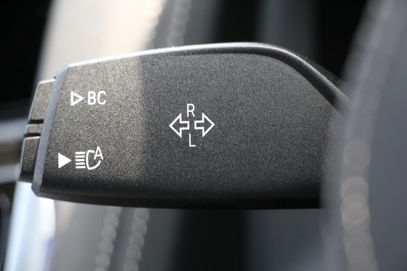 BMW 8シリーズ 840i ｸﾞﾗﾝｸｰﾍﾟMｽﾎﾟｰﾂ ﾊﾟﾉﾗﾏｻﾝﾙｰﾌ ﾒﾘﾉﾚｻﾞｰ ﾅｲﾄﾌﾞﾙｰ/ﾌﾞﾗｯｸindividualｺﾝﾋﾞｼｰﾄ ﾚｰｻﾞｰﾗｲﾄ ｵﾌﾟｼｮﾝ20AW ﾊｰﾏﾝｶｰﾄﾞﾝ ﾃﾞｨｽﾌﾟﾚｲｷｰ ﾘﾓｰﾄ Pｸﾘｽﾀﾙﾌｨﾆｯｼｭ 360度ｶﾒﾗ 追従ACC HUD 全席ﾋｰﾀｰ ﾌﾛﾝﾄﾍﾞﾝﾁﾚｰｼｮﾝ 2年保証