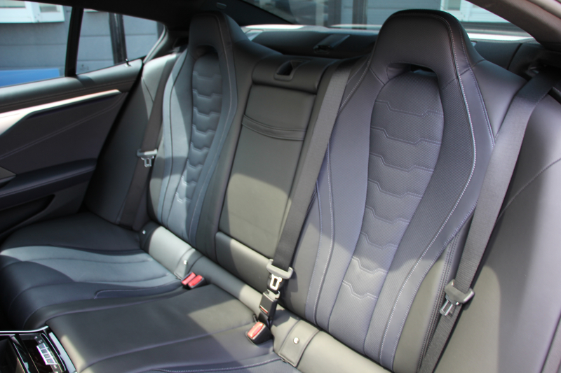 BMW 8シリーズ 840i ｸﾞﾗﾝｸｰﾍﾟMｽﾎﾟｰﾂ ﾊﾟﾉﾗﾏｻﾝﾙｰﾌ ﾒﾘﾉﾚｻﾞｰ ﾅｲﾄﾌﾞﾙｰ/ﾌﾞﾗｯｸindividualｺﾝﾋﾞｼｰﾄ ﾚｰｻﾞｰﾗｲﾄ ｵﾌﾟｼｮﾝ20AW ﾊｰﾏﾝｶｰﾄﾞﾝ ﾃﾞｨｽﾌﾟﾚｲｷｰ ﾘﾓｰﾄ Pｸﾘｽﾀﾙﾌｨﾆｯｼｭ 360度ｶﾒﾗ 追従ACC HUD 全席ﾋｰﾀｰ ﾌﾛﾝﾄﾍﾞﾝﾁﾚｰｼｮﾝ 2年保証