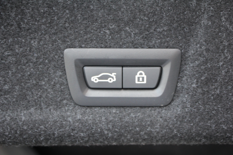 BMW 3シリーズ 320i Mｽﾎﾟｰﾂ ｺﾝﾌｫｰﾄP Pｱｼｽﾄﾌﾟﾗｽ 360度ｶﾒﾗ ｼｰﾄﾋｰﾀｰ 追従ACC ｽﾃｱﾘﾝｸﾞｻﾎﾟｰﾄ BMWﾗｲﾌﾞｺｯｸﾋﾟｯﾄﾞLEDﾍｯﾄﾞﾗｲﾄ ｵｰﾄﾊｲﾋﾞｰﾑ ﾜｲﾔﾚｽ充電  ﾊｰﾌﾚｻﾞｰ 電動ﾄﾗﾝｸ 3ｿﾞｰﾝｴｱｺﾝ ｱｯﾌﾟﾙｶｰﾌﾟﾚｲ 2年保証