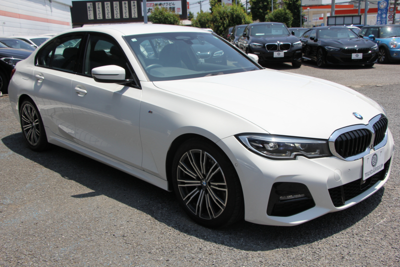 BMW 3シリーズ 320i Mｽﾎﾟｰﾂ ｺﾝﾌｫｰﾄP Pｱｼｽﾄﾌﾟﾗｽ 360度ｶﾒﾗ ｼｰﾄﾋｰﾀｰ 追従ACC ｽﾃｱﾘﾝｸﾞｻﾎﾟｰﾄ BMWﾗｲﾌﾞｺｯｸﾋﾟｯﾄﾞLEDﾍｯﾄﾞﾗｲﾄ ｵｰﾄﾊｲﾋﾞｰﾑ ﾜｲﾔﾚｽ充電  ﾊｰﾌﾚｻﾞｰ 電動ﾄﾗﾝｸ 3ｿﾞｰﾝｴｱｺﾝ ｱｯﾌﾟﾙｶｰﾌﾟﾚｲ 2年保証