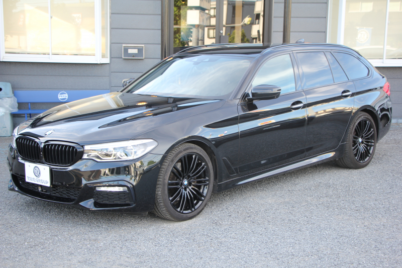 BMW 5シリーズ 523d ﾂｰﾘﾝｸﾞﾌﾞﾗｯｸｱｳﾄ 特別仕様車 1ｵﾅ HUD ﾊｰﾏﾝｶｰﾄﾞﾝ 追従ACC ｽﾃｱｻﾎﾟｰﾄ LEDﾍｯﾄﾞﾗｲﾄ ｵｰﾄﾊｲﾋﾞｰﾑ ﾀｯﾁ画面HDDﾅﾋﾞTV 360度ﾊﾟﾉﾗﾏｶﾒﾗ Pｱｼｽﾄﾌﾟﾗｽ 電動ﾄﾗﾝｸ 19AW 液晶ﾒｰﾀｰ ｽﾏｰﾄｷｰ 2年保証