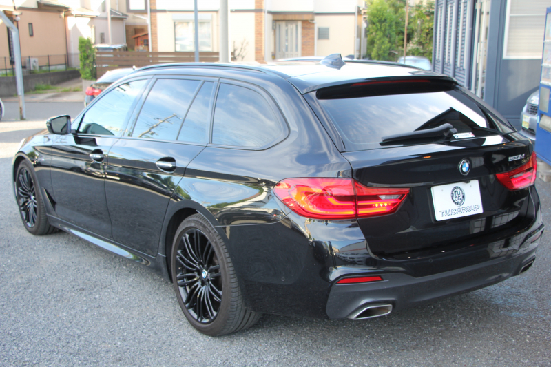 BMW 5シリーズ 523d ﾂｰﾘﾝｸﾞﾌﾞﾗｯｸｱｳﾄ 特別仕様車 1ｵﾅ HUD ﾊｰﾏﾝｶｰﾄﾞﾝ 追従ACC ｽﾃｱｻﾎﾟｰﾄ LEDﾍｯﾄﾞﾗｲﾄ ｵｰﾄﾊｲﾋﾞｰﾑ ﾀｯﾁ画面HDDﾅﾋﾞTV 360度ﾊﾟﾉﾗﾏｶﾒﾗ Pｱｼｽﾄﾌﾟﾗｽ 電動ﾄﾗﾝｸ 19AW 液晶ﾒｰﾀｰ ｽﾏｰﾄｷｰ 2年保証