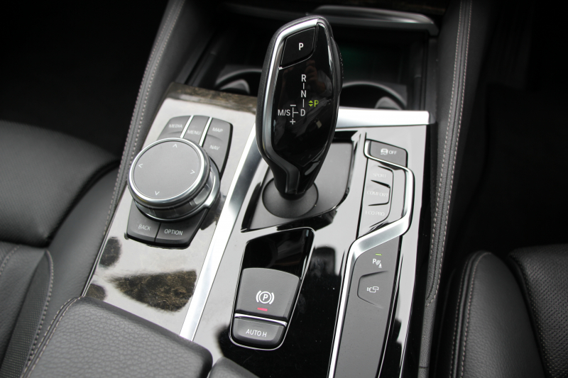 BMW 5シリーズ 523i Mｽﾎﾟｰﾂ ﾊｲﾗｲﾝ ｲﾉﾍﾞｰｼｮﾝ&ｺﾝﾌｫｰﾄP ｻﾝﾙｰﾌ 全席ﾋｰﾀｰ黒革 ｺﾝﾌｫｰﾄｼｰﾄ ﾍﾞﾝﾁﾚｰｼｮﾝ ｿﾌﾄｸﾛｰｽﾞﾄﾞｱ HUD ﾜｲﾔﾚｽ充電 追従ACC ｽﾃｱﾘﾝｸﾞｻﾎﾟｰﾄ LEDﾍｯﾄﾞﾗｲﾄ 360度ｶﾒﾗ ﾀｯﾁ画面HDDﾅﾋﾞTV ｼﾞｪｽﾁｬｰC 電動ﾄﾗﾝｸ 19AW 2年保証