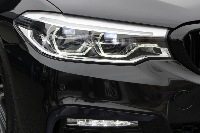 BMW 5シリーズ 523i Mｽﾎﾟｰﾂ ﾊｲﾗｲﾝ ｲﾉﾍﾞｰｼｮﾝ&ｺﾝﾌｫｰﾄP ｻﾝﾙｰﾌ 全席ﾋｰﾀｰ黒革 ｺﾝﾌｫｰﾄｼｰﾄ ﾍﾞﾝﾁﾚｰｼｮﾝ ｿﾌﾄｸﾛｰｽﾞﾄﾞｱ HUD ﾜｲﾔﾚｽ充電 追従ACC ｽﾃｱﾘﾝｸﾞｻﾎﾟｰﾄ LEDﾍｯﾄﾞﾗｲﾄ 360度ｶﾒﾗ ﾀｯﾁ画面HDDﾅﾋﾞTV ｼﾞｪｽﾁｬｰC 電動ﾄﾗﾝｸ 19AW 2年保証