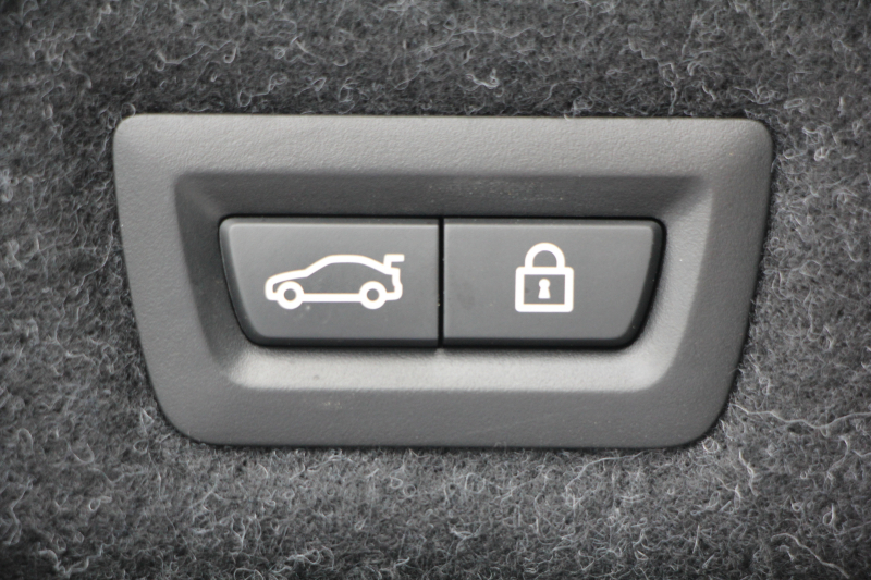 BMW 5シリーズ 523i Mｽﾎﾟｰﾂ ﾊｲﾗｲﾝ ｲﾉﾍﾞｰｼｮﾝ&ｺﾝﾌｫｰﾄP ｻﾝﾙｰﾌ 全席ﾋｰﾀｰ黒革 ｺﾝﾌｫｰﾄｼｰﾄ ﾍﾞﾝﾁﾚｰｼｮﾝ ｿﾌﾄｸﾛｰｽﾞﾄﾞｱ HUD ﾜｲﾔﾚｽ充電 追従ACC ｽﾃｱﾘﾝｸﾞｻﾎﾟｰﾄ LEDﾍｯﾄﾞﾗｲﾄ 360度ｶﾒﾗ ﾀｯﾁ画面HDDﾅﾋﾞTV ｼﾞｪｽﾁｬｰC 電動ﾄﾗﾝｸ 19AW 2年保証