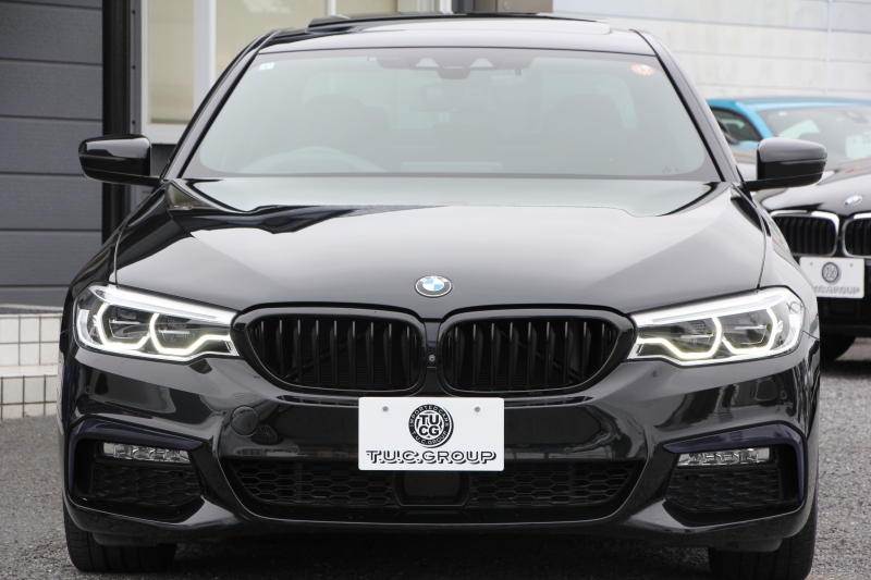 BMW 5シリーズ 523i Mｽﾎﾟｰﾂ ﾊｲﾗｲﾝ ｲﾉﾍﾞｰｼｮﾝ&ｺﾝﾌｫｰﾄP ｻﾝﾙｰﾌ 全席ﾋｰﾀｰ黒革 ｺﾝﾌｫｰﾄｼｰﾄ ﾍﾞﾝﾁﾚｰｼｮﾝ ｿﾌﾄｸﾛｰｽﾞﾄﾞｱ HUD ﾜｲﾔﾚｽ充電 追従ACC ｽﾃｱﾘﾝｸﾞｻﾎﾟｰﾄ LEDﾍｯﾄﾞﾗｲﾄ 360度ｶﾒﾗ ﾀｯﾁ画面HDDﾅﾋﾞTV ｼﾞｪｽﾁｬｰC 電動ﾄﾗﾝｸ 19AW 2年保証