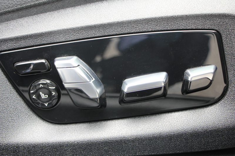 BMW 5シリーズ 540i Xdrive Mｽﾎﾟｰﾂ ｲﾉﾍﾞｰｼｮﾝ&ｺﾝﾌｫｰﾄP 4WD 1ｵｰﾅ 直6ﾀｰﾎﾞ340馬力 ﾌﾞﾗｯｸﾚｻﾞｰ 全席ﾋｰﾀｰ ﾏｯｻｰｼﾞ&ｱｸﾃｨﾌﾞﾍﾞﾝﾁﾚｰｼｮﾝ ｼﾞｪｽﾁｬｰC 液晶ﾒｰﾀｰ HUD 追従ACC LEDﾍｯﾄﾞﾗｲﾄ ﾀｯﾁ画面ﾅﾋﾞﾌﾙｾｸﾞTV ｱﾀﾞﾌﾟﾃｨﾌﾞｻｽ Mspﾌﾞﾚｰｷ 19AW 2年保証