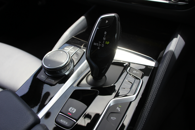 BMW 5シリーズ 530i ｴﾃﾞｨｼｮﾝﾐｯｼｮﾝｲﾝﾎﾟｯｼﾌﾞﾙ 特別仕様車 高出力 ﾅｲﾄﾌﾞﾙｰﾚｻﾞｰ ｱﾀﾞﾌﾟﾃｨﾌﾞｻｽ HUD ﾊｰﾏﾝｶｰﾄﾞﾝ 追従ACC ｽﾃｱﾘﾝｸﾞｻﾎﾟｰﾄ ﾀｯﾁ画面HDDﾅﾋﾞTV LEDﾍｯﾄﾞﾗｲﾄ ｵｰﾄﾊｲﾋﾞｰﾑ 電動ﾄﾗﾝｸ 360度ｶﾒﾗ 全席ﾋｰﾀｰ ﾌﾞﾗｯｸ19AW 2年保証