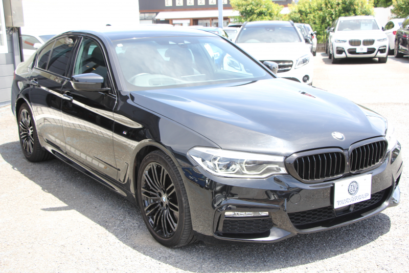 BMW 5シリーズ 530i ｴﾃﾞｨｼｮﾝﾐｯｼｮﾝｲﾝﾎﾟｯｼﾌﾞﾙ 特別仕様車 高出力 ﾅｲﾄﾌﾞﾙｰﾚｻﾞｰ ｱﾀﾞﾌﾟﾃｨﾌﾞｻｽ HUD ﾊｰﾏﾝｶｰﾄﾞﾝ 追従ACC ｽﾃｱﾘﾝｸﾞｻﾎﾟｰﾄ ﾀｯﾁ画面HDDﾅﾋﾞTV LEDﾍｯﾄﾞﾗｲﾄ ｵｰﾄﾊｲﾋﾞｰﾑ 電動ﾄﾗﾝｸ 360度ｶﾒﾗ 全席ﾋｰﾀｰ ﾌﾞﾗｯｸ19AW 2年保証