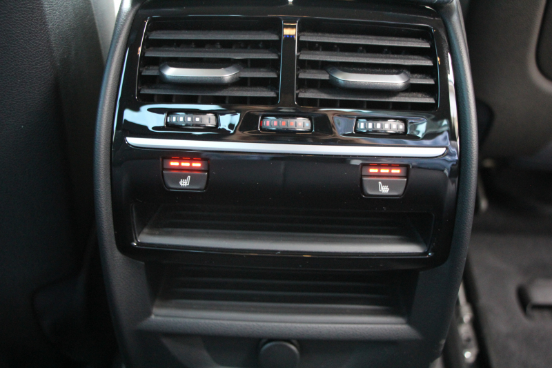 BMW 5シリーズ 530i ｴﾃﾞｨｼｮﾝﾐｯｼｮﾝｲﾝﾎﾟｯｼﾌﾞﾙ 特別仕様車 高出力 ﾅｲﾄﾌﾞﾙｰﾚｻﾞｰ ｱﾀﾞﾌﾟﾃｨﾌﾞｻｽ HUD ﾊｰﾏﾝｶｰﾄﾞﾝ 追従ACC ｽﾃｱﾘﾝｸﾞｻﾎﾟｰﾄ ﾀｯﾁ画面HDDﾅﾋﾞTV LEDﾍｯﾄﾞﾗｲﾄ ｵｰﾄﾊｲﾋﾞｰﾑ 電動ﾄﾗﾝｸ 360度ｶﾒﾗ 全席ﾋｰﾀｰ ﾌﾞﾗｯｸ19AW 2年保証