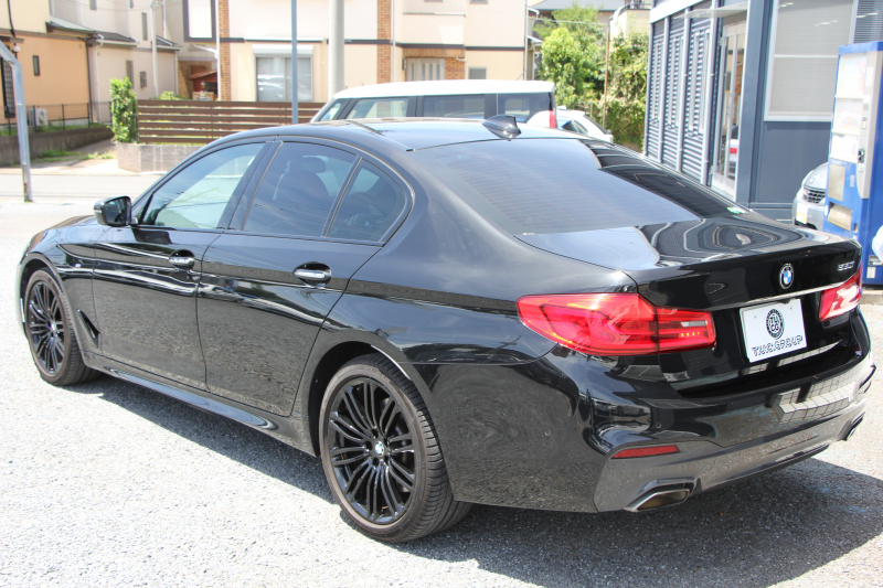 BMW 5シリーズ 530i ｴﾃﾞｨｼｮﾝﾐｯｼｮﾝｲﾝﾎﾟｯｼﾌﾞﾙ 特別仕様車 高出力 ﾅｲﾄﾌﾞﾙｰﾚｻﾞｰ ｱﾀﾞﾌﾟﾃｨﾌﾞｻｽ HUD ﾊｰﾏﾝｶｰﾄﾞﾝ 追従ACC ｽﾃｱﾘﾝｸﾞｻﾎﾟｰﾄ ﾀｯﾁ画面HDDﾅﾋﾞTV LEDﾍｯﾄﾞﾗｲﾄ ｵｰﾄﾊｲﾋﾞｰﾑ 電動ﾄﾗﾝｸ 360度ｶﾒﾗ 全席ﾋｰﾀｰ ﾌﾞﾗｯｸ19AW 2年保証