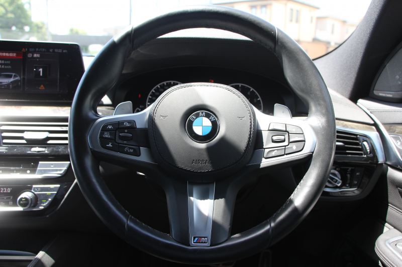 BMW 6シリーズ 630i ｸﾞﾗﾝﾂｰﾘｽﾓ Mｽﾎﾟｰﾂ ｾﾚｸﾄ&ｲﾉﾍﾞｰｼｮﾝP ﾊﾟﾉﾗﾏｻﾝﾙｰﾌ 全席ﾋｰﾀｰ黒革 ﾊｰﾏﾝｶｰﾄﾞﾝｻﾗｳﾝﾄﾞﾘｱｼｰﾄ可倒調整 ﾃﾞｨｽﾌﾟﾚｲｷｰ ﾘﾓｰﾄP LEDﾍｯﾄﾞﾗｲﾄ 360度ｶﾒﾗ HUD 追従ACC ﾜｲﾔﾚｽ充電 4ｿﾞｰﾝｴｱｺﾝ Rolfhartge20AW 2年保証