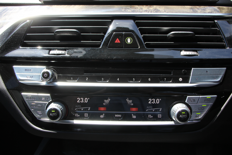 BMW 6シリーズ 630i ｸﾞﾗﾝﾂｰﾘｽﾓ Mｽﾎﾟｰﾂ ｾﾚｸﾄ&ｲﾉﾍﾞｰｼｮﾝP ﾊﾟﾉﾗﾏｻﾝﾙｰﾌ 全席ﾋｰﾀｰ黒革 ﾊｰﾏﾝｶｰﾄﾞﾝｻﾗｳﾝﾄﾞﾘｱｼｰﾄ可倒調整 ﾃﾞｨｽﾌﾟﾚｲｷｰ ﾘﾓｰﾄP LEDﾍｯﾄﾞﾗｲﾄ 360度ｶﾒﾗ HUD 追従ACC ﾜｲﾔﾚｽ充電 4ｿﾞｰﾝｴｱｺﾝ Rolfhartge20AW 2年保証