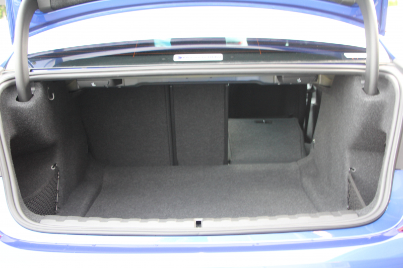 BMW 3シリーズ 320d Xdrive Mｽﾎﾟｰﾂ ｺﾝﾌｫｰﾄP 4WD Pｱｼｽﾄﾌﾟﾗｽ 360度ｶﾒﾗ BMWﾗｲﾌﾞｺｯｸﾋﾟｯﾄﾞﾀｯﾁ画面HDDﾅﾋﾞApplecarplay ﾜｲﾔﾚｽ充電 LEDﾍｯﾄﾞﾗｲﾄ ｵｰﾄﾊｲﾋﾞｰﾑ 追従ACC ｽﾃｱﾘﾝｸﾞｻﾎﾟｰﾄ ﾚｰﾝﾁｪﾝｼﾞ警告 ｼｰﾄﾋｰﾀｰ 2年保証