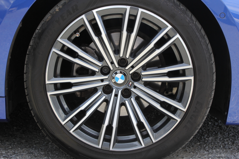 BMW 3シリーズ 320d Xdrive Mｽﾎﾟｰﾂ ｺﾝﾌｫｰﾄP 4WD Pｱｼｽﾄﾌﾟﾗｽ 360度ｶﾒﾗ BMWﾗｲﾌﾞｺｯｸﾋﾟｯﾄﾞﾀｯﾁ画面HDDﾅﾋﾞApplecarplay ﾜｲﾔﾚｽ充電 LEDﾍｯﾄﾞﾗｲﾄ ｵｰﾄﾊｲﾋﾞｰﾑ 追従ACC ｽﾃｱﾘﾝｸﾞｻﾎﾟｰﾄ ﾚｰﾝﾁｪﾝｼﾞ警告 ｼｰﾄﾋｰﾀｰ 2年保証