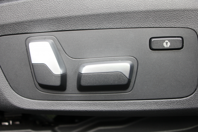 BMW 3シリーズ 320d Xdrive Mｽﾎﾟｰﾂ ｺﾝﾌｫｰﾄP 4WD Pｱｼｽﾄﾌﾟﾗｽ 360度ｶﾒﾗ BMWﾗｲﾌﾞｺｯｸﾋﾟｯﾄﾞﾀｯﾁ画面HDDﾅﾋﾞApplecarplay ﾜｲﾔﾚｽ充電 LEDﾍｯﾄﾞﾗｲﾄ ｵｰﾄﾊｲﾋﾞｰﾑ 追従ACC ｽﾃｱﾘﾝｸﾞｻﾎﾟｰﾄ ﾚｰﾝﾁｪﾝｼﾞ警告 ｼｰﾄﾋｰﾀｰ 2年保証