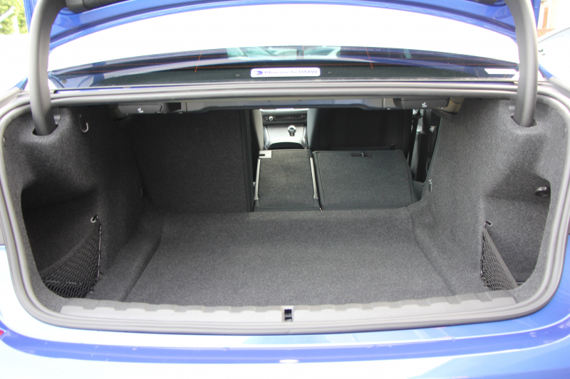 BMW 3シリーズ 320d Xdrive Mｽﾎﾟｰﾂ ｺﾝﾌｫｰﾄP 4WD Pｱｼｽﾄﾌﾟﾗｽ 360度ｶﾒﾗ BMWﾗｲﾌﾞｺｯｸﾋﾟｯﾄﾞﾀｯﾁ画面HDDﾅﾋﾞApplecarplay ﾜｲﾔﾚｽ充電 LEDﾍｯﾄﾞﾗｲﾄ ｵｰﾄﾊｲﾋﾞｰﾑ 追従ACC ｽﾃｱﾘﾝｸﾞｻﾎﾟｰﾄ ﾚｰﾝﾁｪﾝｼﾞ警告 ｼｰﾄﾋｰﾀｰ 2年保証