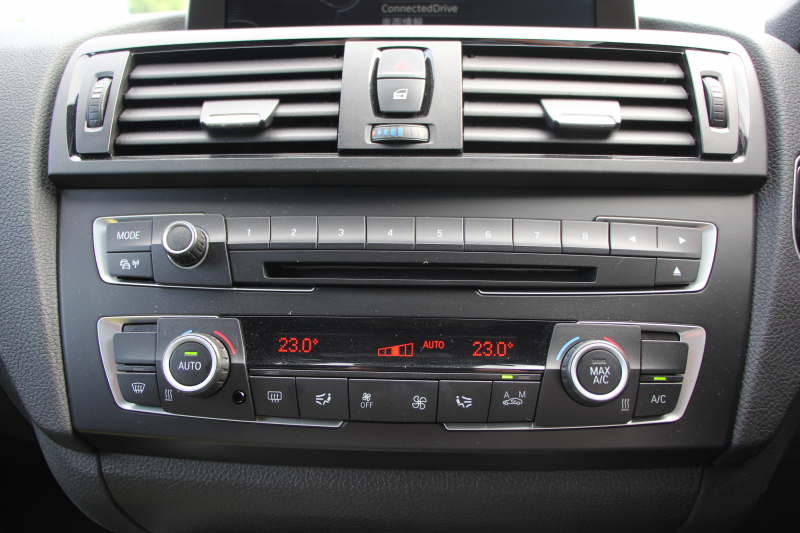 BMW 1シリーズ M135i ﾊﾟｰｷﾝｸﾞｻﾎﾟｰﾄP 直6ﾀｰﾎﾞ320馬力 衝突軽減ﾌﾞﾚｰｷ 車線逸脱警告 歩行者警告 ｱﾀﾞﾌﾟﾃｨﾌﾞMｻｽ ﾀｯﾁﾊﾟｯﾄﾞ対応HDDﾅﾋﾞ専用ｴｱﾛ 18AW&ﾌﾞﾚｰｷ 左右独立ｵｰﾄｴｱｺﾝ ﾊﾟﾄﾞﾙｼﾌﾄ 8速AT ｽﾏｰﾄｷｰ Bluetooth接続 2年保証