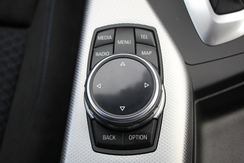 BMW 1シリーズ M135i ﾊﾟｰｷﾝｸﾞｻﾎﾟｰﾄP 直6ﾀｰﾎﾞ320馬力 衝突軽減ﾌﾞﾚｰｷ 車線逸脱警告 歩行者警告 ｱﾀﾞﾌﾟﾃｨﾌﾞMｻｽ ﾀｯﾁﾊﾟｯﾄﾞ対応HDDﾅﾋﾞ専用ｴｱﾛ 18AW&ﾌﾞﾚｰｷ 左右独立ｵｰﾄｴｱｺﾝ ﾊﾟﾄﾞﾙｼﾌﾄ 8速AT ｽﾏｰﾄｷｰ Bluetooth接続 2年保証