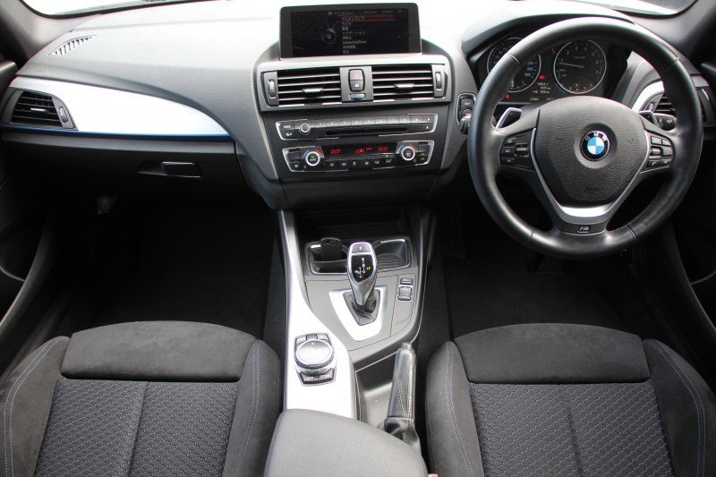 BMW 1シリーズ M135i ﾊﾟｰｷﾝｸﾞｻﾎﾟｰﾄP 直6ﾀｰﾎﾞ320馬力 衝突軽減ﾌﾞﾚｰｷ 車線逸脱警告 歩行者警告 ｱﾀﾞﾌﾟﾃｨﾌﾞMｻｽ ﾀｯﾁﾊﾟｯﾄﾞ対応HDDﾅﾋﾞ専用ｴｱﾛ 18AW&ﾌﾞﾚｰｷ 左右独立ｵｰﾄｴｱｺﾝ ﾊﾟﾄﾞﾙｼﾌﾄ 8速AT ｽﾏｰﾄｷｰ Bluetooth接続 2年保証