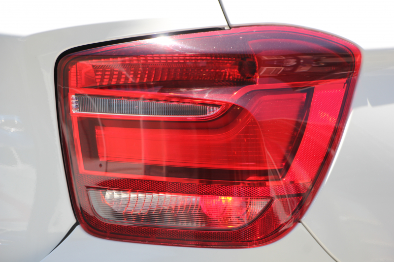 BMW 1シリーズ M135i ﾊﾟｰｷﾝｸﾞｻﾎﾟｰﾄP 直6ﾀｰﾎﾞ320馬力 衝突軽減ﾌﾞﾚｰｷ 車線逸脱警告 歩行者警告 ｱﾀﾞﾌﾟﾃｨﾌﾞMｻｽ ﾀｯﾁﾊﾟｯﾄﾞ対応HDDﾅﾋﾞ専用ｴｱﾛ 18AW&ﾌﾞﾚｰｷ 左右独立ｵｰﾄｴｱｺﾝ ﾊﾟﾄﾞﾙｼﾌﾄ 8速AT ｽﾏｰﾄｷｰ Bluetooth接続 2年保証