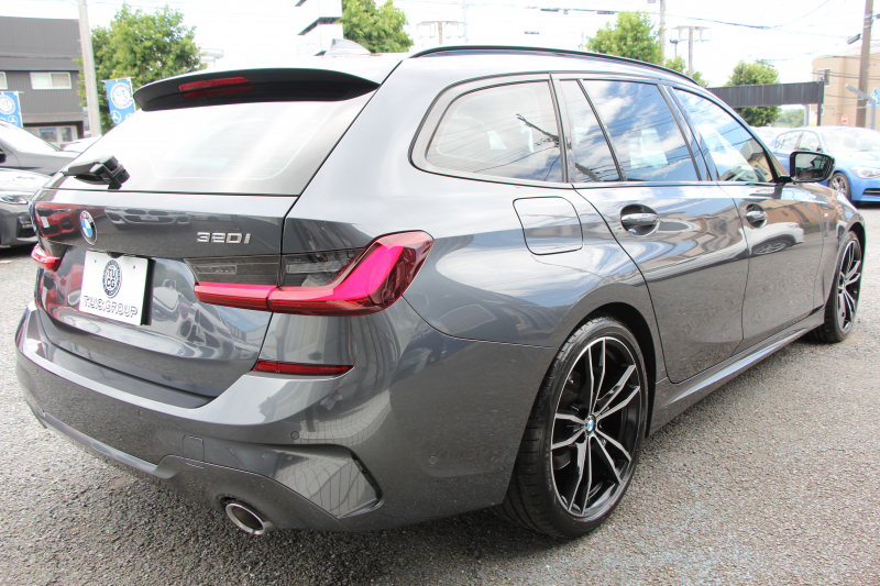 BMW 3シリーズ 320i ﾂｰﾘﾝｸﾞMｽﾎﾟｰﾂ ﾊｲﾗｲﾝ ﾀｺﾗﾚｯﾄﾞﾚｻﾞｰ ｼｰﾄﾋｰﾀｰ ｵﾌﾟｼｮﾝ19AW LEDﾍｯﾄﾞﾗｲﾄ ｵｰﾄﾊｲﾋﾞｰﾑ 追従ACC ｽﾃｱﾘﾝｸﾞｻﾎﾟｰﾄ Applecarplay BMWﾗｲﾌﾞｺｯｸﾋﾟｯﾄ ﾀｯﾁ画面HDDﾅﾋﾞ電動ﾄﾗﾝｸ Pｱｼｽﾄ 2年保証