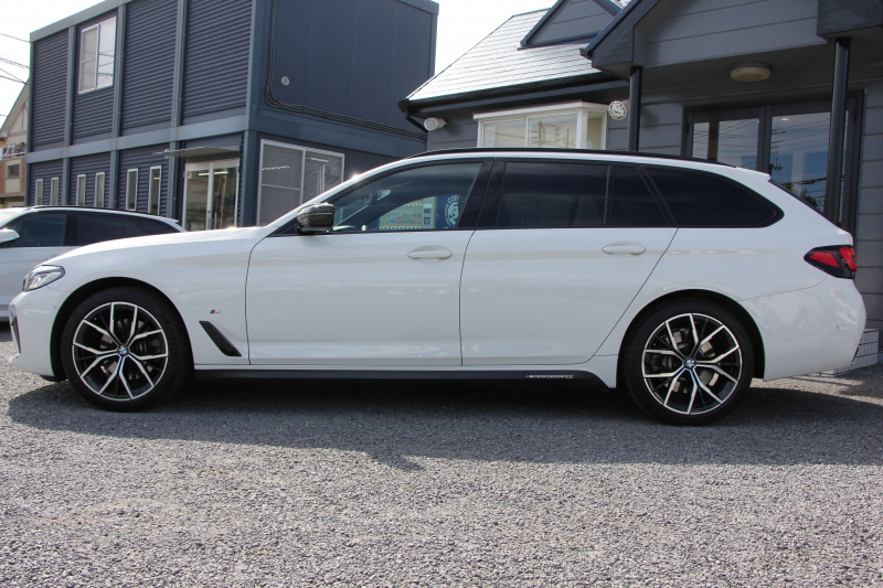 BMW 5シリーズ 523d Xdrive ﾂｰﾘﾝｸﾞMｽﾎﾟｰﾂ ｴﾃﾞｨｼｮﾝｼﾞｮｲﾌﾟﾗｽ ｾﾚｸﾄP 後期 1ｵｰﾅ 4WD ﾊﾟﾉﾗﾏｻﾝﾙｰﾌ ﾋｰﾀｰ黒革 ﾊｰﾏﾝｶｰﾄﾞﾝｻﾗｳﾝﾄﾞｱﾀﾞﾌﾟﾃｨﾌﾞｻｽ 19AW LEDﾍｯﾄﾞﾗｲﾄ ｵｰﾄﾊｲﾋﾞｰﾑ 360度ｶﾒﾗ ｱｯﾌﾟﾙｶｰﾌﾟﾚｲ BMWﾗｲﾌﾞｺｯｸﾋﾟｯﾄ 2年保証
