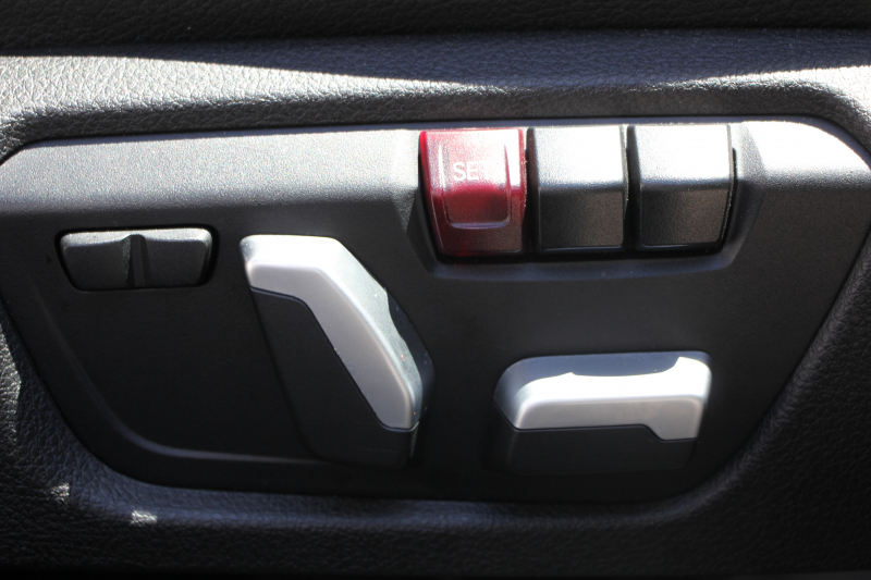 BMW 3シリーズ 320i Mｽﾎﾟｰﾂ 最終ﾓﾃﾞﾙ 新ｴﾝｼﾞﾝ ﾋｰﾀｰ黒革 LEDﾍｯﾄﾞﾗｲﾄ&ﾃｰﾙ NEWﾙｰﾑﾐﾗｰ 追従ACC ﾚｰﾝﾁｪﾝｼﾞ警告 ﾀｯﾁ画面対応HDDﾅﾋﾞBluetooth接続 Bｶﾒﾗ ﾊﾟﾄﾞﾙｼﾌﾄ 衝突軽減ﾌﾞﾚｰｷ 車線逸脱警告 歩行者警告 2年保証