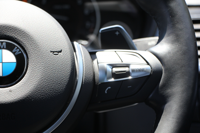 BMW 3シリーズ 320i Mｽﾎﾟｰﾂ 最終ﾓﾃﾞﾙ 新ｴﾝｼﾞﾝ ﾋｰﾀｰ黒革 LEDﾍｯﾄﾞﾗｲﾄ&ﾃｰﾙ NEWﾙｰﾑﾐﾗｰ 追従ACC ﾚｰﾝﾁｪﾝｼﾞ警告 ﾀｯﾁ画面対応HDDﾅﾋﾞBluetooth接続 Bｶﾒﾗ ﾊﾟﾄﾞﾙｼﾌﾄ 衝突軽減ﾌﾞﾚｰｷ 車線逸脱警告 歩行者警告 2年保証