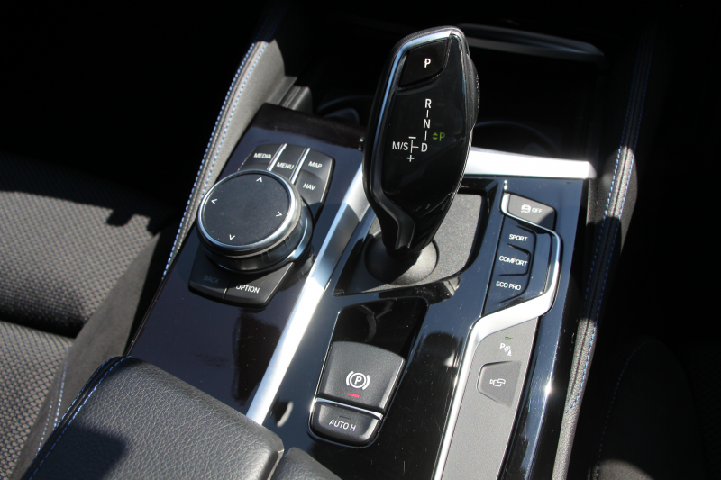 BMW 5シリーズ 523i ｴﾃﾞｨｼｮﾝﾐｯｼｮﾝｲﾝﾎﾟｯｼﾌﾞﾙ 特別仕様車 ﾊｰﾏﾝｶｰﾄﾞﾝｻﾗｳﾝﾄﾞHUD 専用ﾌﾞﾗｯｸ19AW ﾌﾞﾗｯｸｷﾄﾞﾆｰｸﾞﾘﾙ 追従ACC ｽﾃｱﾘﾝｸﾞｻﾎﾟｰﾄ  360度ｶﾒﾗ Pｱｼｽﾄ ﾀｯﾁ画面HDDﾅﾋﾞTV LEDﾍｯﾄﾞﾗｲﾄ ｵｰﾄﾊｲﾋﾞｰﾑ 2年保証