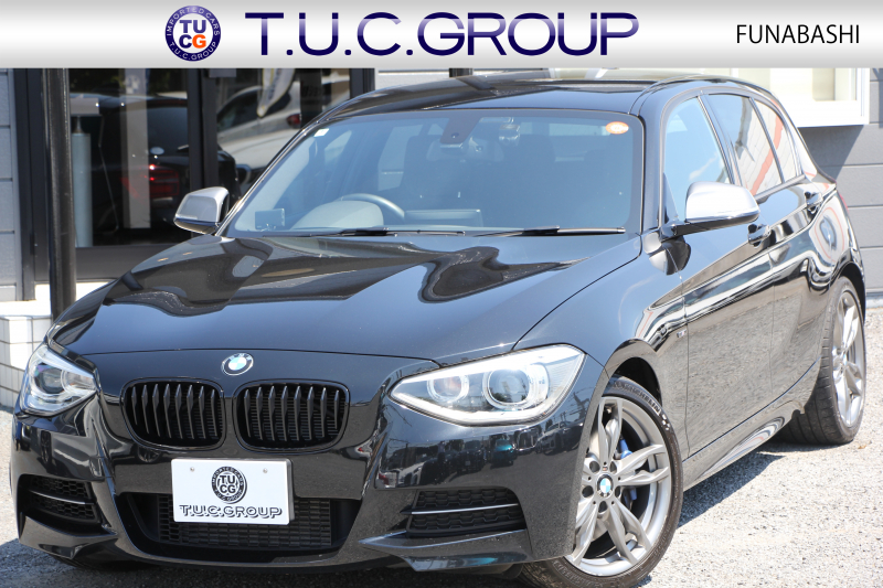 BMW 1シリーズ M135i ﾊﾟｰｷﾝｸﾞｻﾎﾟｰﾄP 直6ﾀｰﾎﾞ320馬力 ｱﾀﾞﾌﾟﾃｨﾌﾞMｻｽ ﾀｯﾁﾊﾟｯﾄﾞ対応HDDﾅﾋﾞBｶﾒﾗ 専用ｴｱﾛ 18AW 専用ﾌﾞﾚｰｷ 左右独立ｵｰﾄｴｱｺﾝ ﾊﾟﾄﾞﾙｼﾌﾄ 8速AT ｽﾏｰﾄｷｰ Bluetoothｵｰﾃﾞｨｵ ﾌﾞﾗｯｸｸﾞﾘﾙ 2年保証