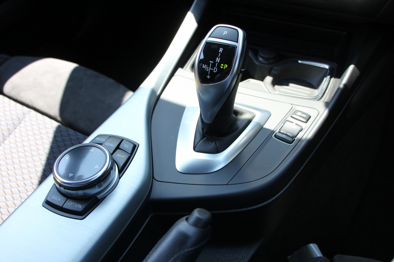 BMW 1シリーズ M135i ﾊﾟｰｷﾝｸﾞｻﾎﾟｰﾄP 直6ﾀｰﾎﾞ320馬力 ｱﾀﾞﾌﾟﾃｨﾌﾞMｻｽ ﾀｯﾁﾊﾟｯﾄﾞ対応HDDﾅﾋﾞBｶﾒﾗ 専用ｴｱﾛ 18AW 専用ﾌﾞﾚｰｷ 左右独立ｵｰﾄｴｱｺﾝ ﾊﾟﾄﾞﾙｼﾌﾄ 8速AT ｽﾏｰﾄｷｰ Bluetoothｵｰﾃﾞｨｵ ﾌﾞﾗｯｸｸﾞﾘﾙ 2年保証