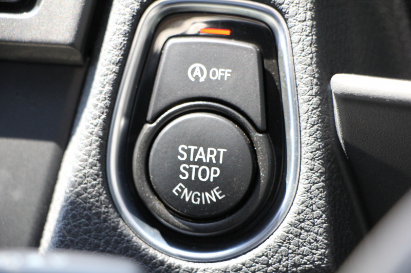 BMW 1シリーズ M135i ﾊﾟｰｷﾝｸﾞｻﾎﾟｰﾄP 直6ﾀｰﾎﾞ320馬力 ｱﾀﾞﾌﾟﾃｨﾌﾞMｻｽ ﾀｯﾁﾊﾟｯﾄﾞ対応HDDﾅﾋﾞBｶﾒﾗ 専用ｴｱﾛ 18AW 専用ﾌﾞﾚｰｷ 左右独立ｵｰﾄｴｱｺﾝ ﾊﾟﾄﾞﾙｼﾌﾄ 8速AT ｽﾏｰﾄｷｰ Bluetoothｵｰﾃﾞｨｵ ﾌﾞﾗｯｸｸﾞﾘﾙ 2年保証