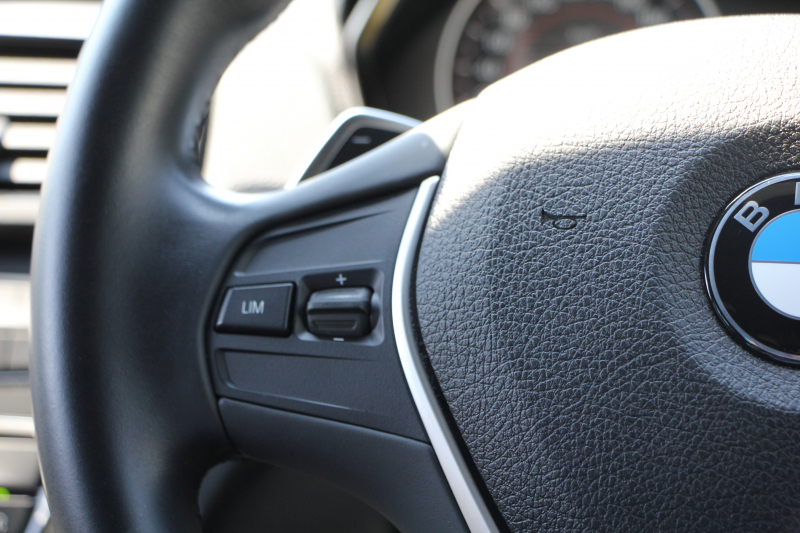 BMW 1シリーズ M135i ﾊﾟｰｷﾝｸﾞｻﾎﾟｰﾄP 直6ﾀｰﾎﾞ320馬力 ｱﾀﾞﾌﾟﾃｨﾌﾞMｻｽ ﾀｯﾁﾊﾟｯﾄﾞ対応HDDﾅﾋﾞBｶﾒﾗ 専用ｴｱﾛ 18AW 専用ﾌﾞﾚｰｷ 左右独立ｵｰﾄｴｱｺﾝ ﾊﾟﾄﾞﾙｼﾌﾄ 8速AT ｽﾏｰﾄｷｰ Bluetoothｵｰﾃﾞｨｵ ﾌﾞﾗｯｸｸﾞﾘﾙ 2年保証