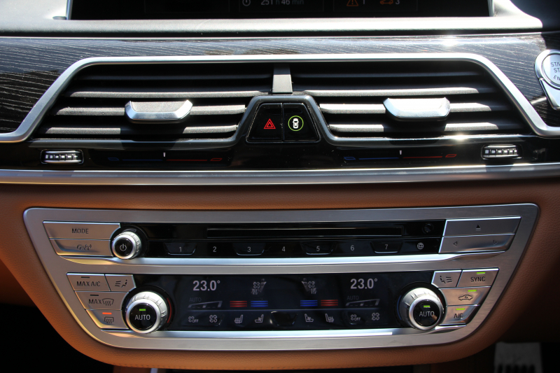 BMW 7シリーズ 740i Mｽﾎﾟｰﾂ ｻﾝﾙｰﾌ ｺﾆｬｯｸﾚｻﾞｰ ﾚｰｻﾞｰﾗｲﾄ ﾃﾞｨｽﾌﾟﾚｲｷｰ ﾘﾓｰﾄP 全席ﾋｰﾀｰ ﾅｯﾊﾟﾚｻﾞｰ&ﾏｯｻｰｼﾞ&ﾍﾞﾝﾁﾚｰｼｮﾝ 追従ACC HUD ﾀｯﾁ画面HDDﾅﾋﾞTV Mﾊﾟﾌｫｰﾏﾝｽ21AW 360度ｶﾒﾗ 全ﾄﾞｱｿﾌﾄｸﾛｰｽﾞｽﾃｱﾘﾝｸﾞｻﾎﾟｰﾄ ｵｰﾄﾊｲﾋﾞｰﾑ 2年保証