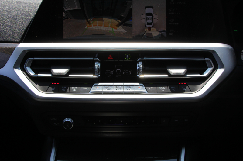 BMW 3シリーズ 320i Mｽﾎﾟｰﾂ ﾃﾞﾋﾞｭｰ&ｺﾝﾌｫｰﾄP 1ｵｰﾅ ﾋｰﾀｰ黒革 専用ﾌﾞﾙｰｽﾃｯﾁ 19AW 360度ｶﾒﾗ 追従ACC ｽﾃｱﾘﾝｸﾞｻﾎﾟｰﾄ LEDﾍｯﾄﾞﾗｲﾄ 電動ﾄﾗﾝｸ ｱｯﾌﾟﾙｶｰﾌﾟﾚｲ ﾀｯﾁ画面HDDﾅﾋﾞﾜｲﾔﾚｽ充電 hi-fiｽﾋﾟｰｶｰ 2年保証